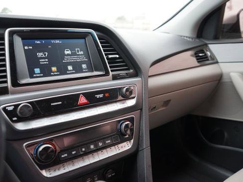 Used 2019 Hyundai Sonata Limited image 17