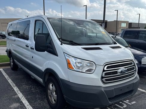 Used 2018 Ford Transit 350 XLT RWD image 2