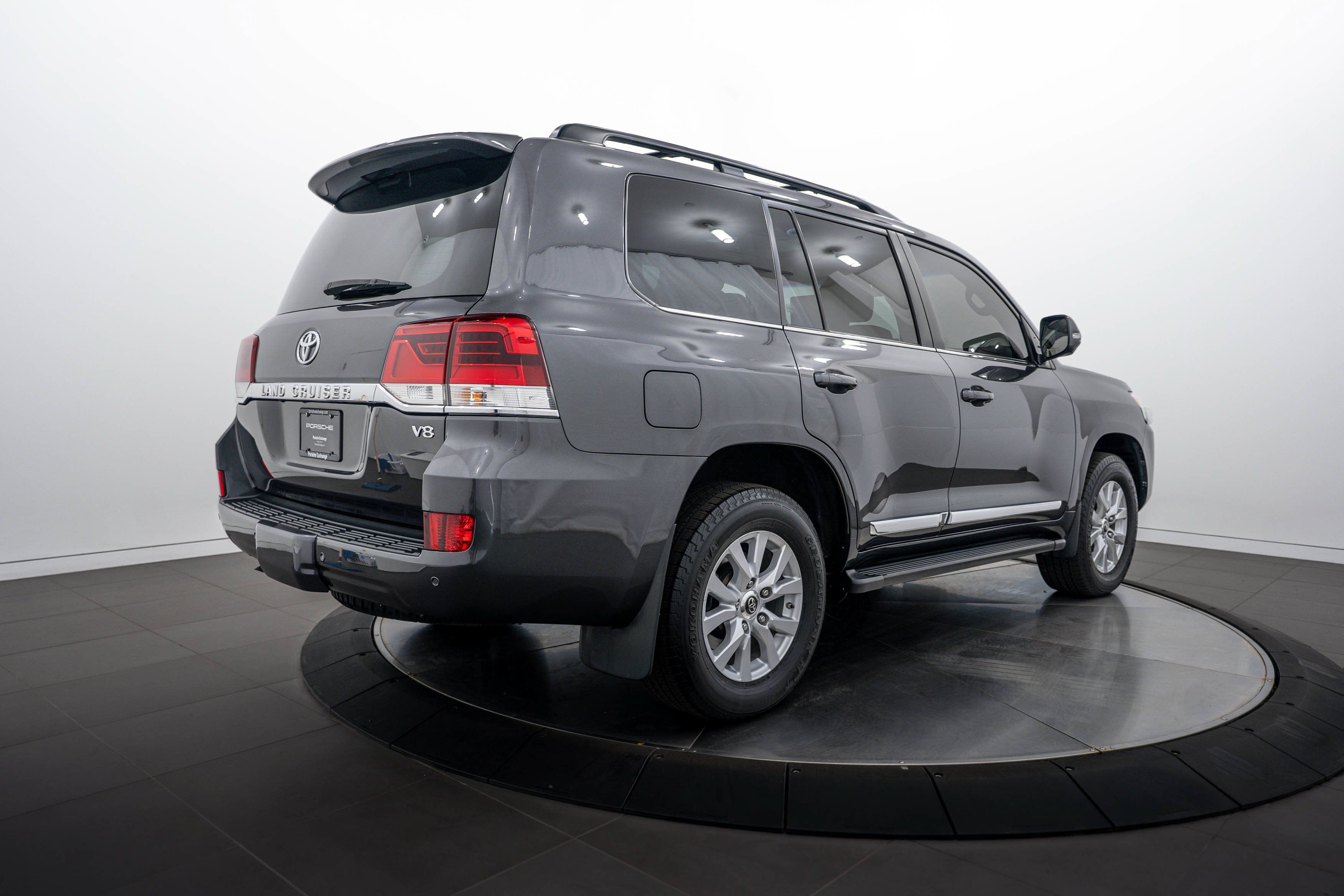 Used 2016 Toyota Land Cruiser AWD/4WD image 7