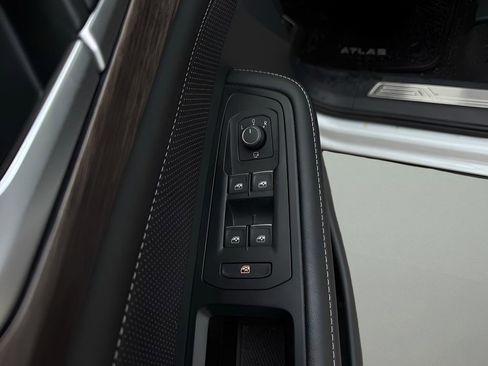 Used 2024 Volkswagen Atlas SEL Premium R-Line AWD/4WD image 19