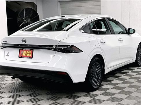 New 2026 Nissan Sentra SV w/ SV Convenience Package FWD image 17