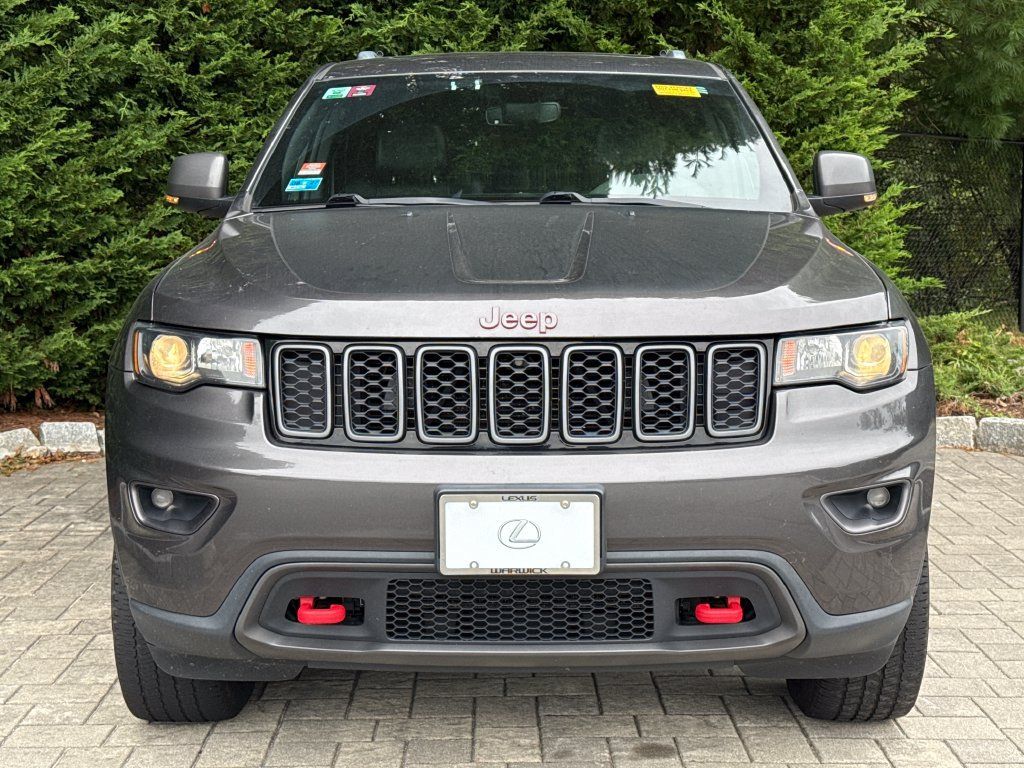 Used 2018 Jeep Grand Cherokee Trailhawk AWD/4WD image 2