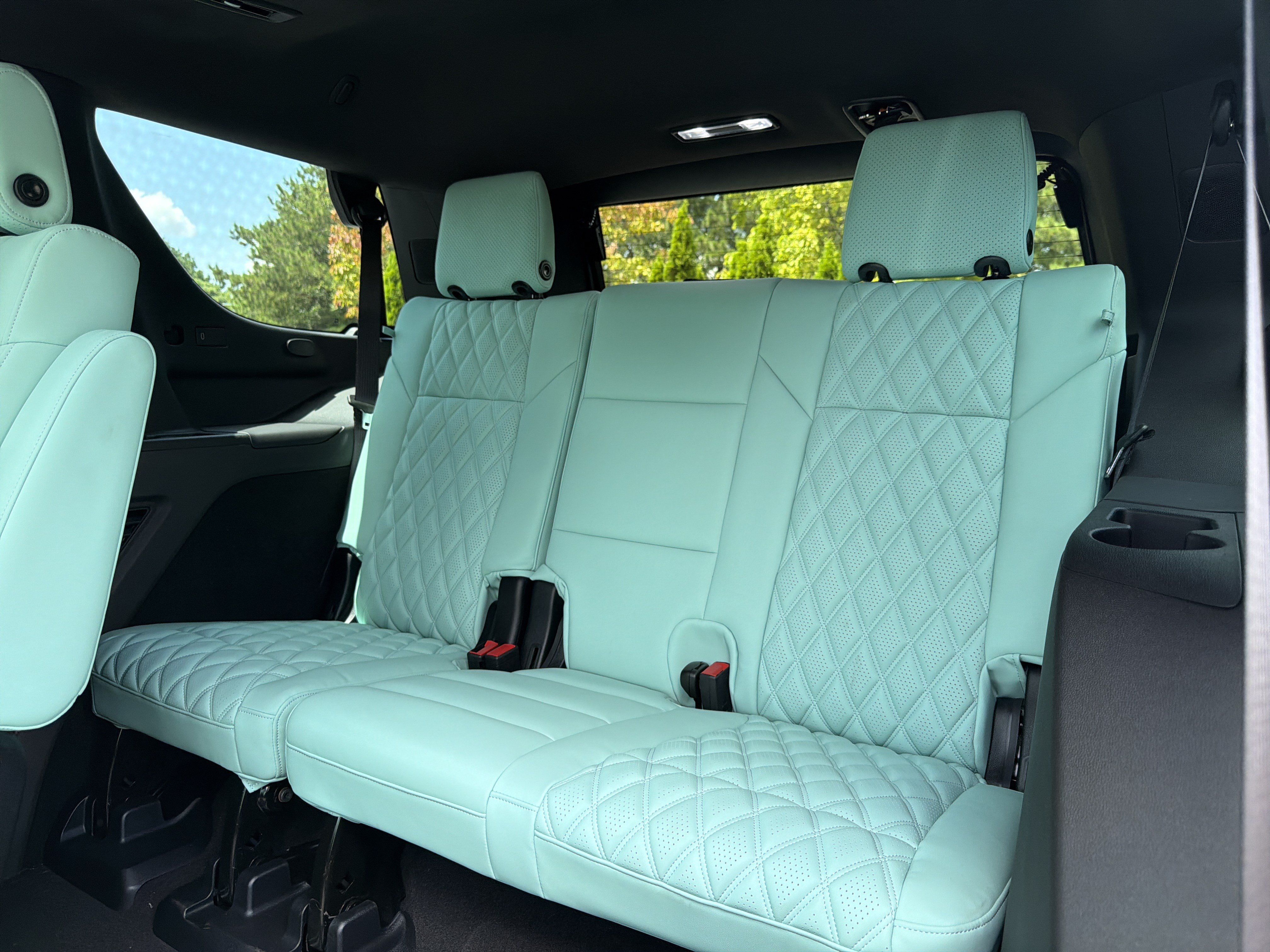 Used 2026 Cadillac Escalade Platinum Sport w/ LPO, Floor Liner Package AWD/4WD image 10
