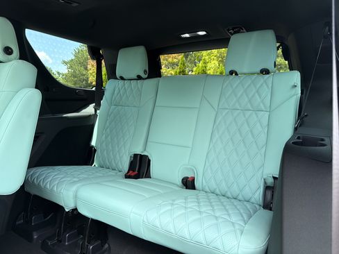 Used 2026 Cadillac Escalade Platinum Sport w/ LPO, Floor Liner Package AWD/4WD image 10