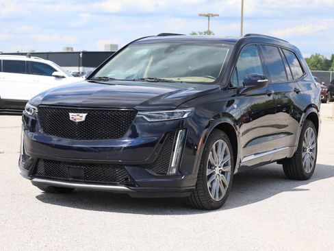Used 2021 Cadillac XT6 Sport w/ Platinum Package AWD/4WD image 6