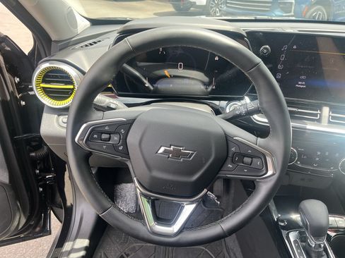Used 2026 Chevrolet Trax ACTIV w/ Driver Confidence Package FWD image 23