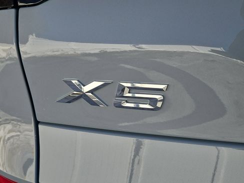 New 2026 BMW X5 xDrive40i w/ M Sport Package AWD/4WD image 15