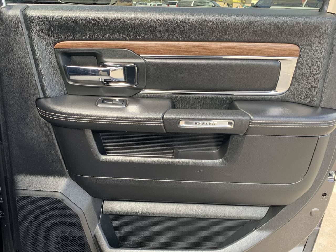 Used 2017 RAM 3500 Laramie AWD/4WD image 15