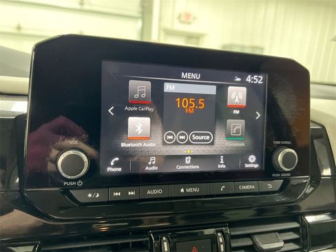 Used 2022 Nissan Pathfinder SV w/ SV Black Package image 14