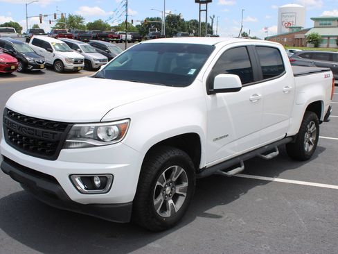 Used 2019 Chevrolet Colorado Z71 AWD/4WD image 4