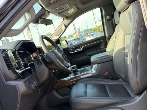 Used 2025 Chevrolet Silverado 1500 LT Trail Boss w/ Convenience Package II AWD/4WD image 13