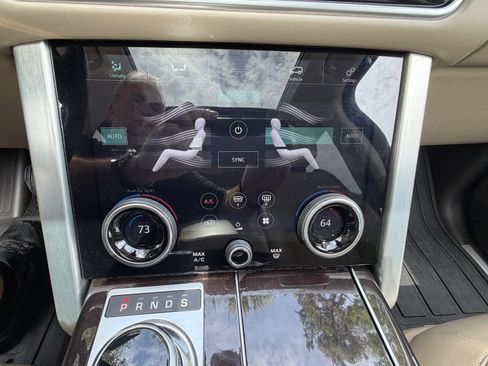 Used 2019 Land Rover Range Rover Long Wheelbase Supercharged AWD/4WD image 26