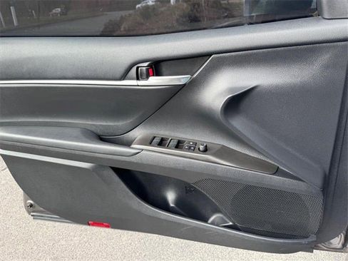 Used 2023 Toyota Camry SE image 16