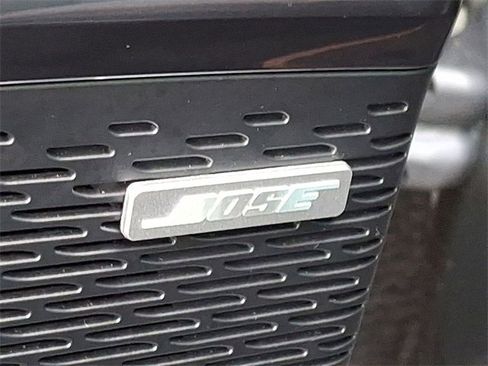 Used 2024 GMC Acadia AT4 w/ Luxury Package image 24