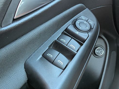 Used 2025 Buick Envista Avenir FWD image 24