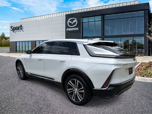 Used 2024 Cadillac Lyriq Luxury w/ LPO, Floor Liner Package RWD image 5