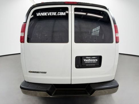 Used 2018 Chevrolet Express 3500 LT w/ LT Preferred Equipment Group RWD image 9