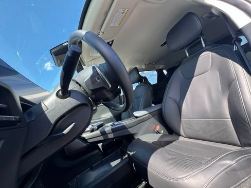 Certified 2023 Kia EV6 Wind AWD/4WD image 18