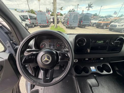 Used 2019 Mercedes-Benz Sprinter 170 image 12