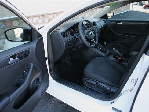 Used 2016 Volkswagen Jetta S image 8