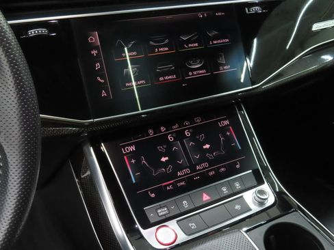 Used 2020 Audi SQ7 Premium Plus w/ SQ7 Black Optic Package AWD/4WD image 16
