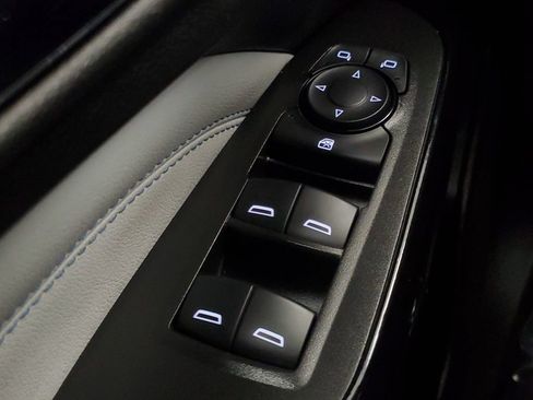 Used 2025 Chevrolet Trax LT FWD image 16