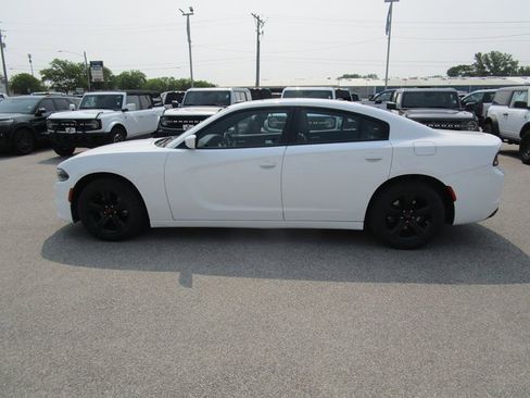 Used 2022 Dodge Charger SXT w/ Leather Interior Group image 3