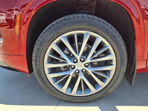 Used 2025 Buick Enclave Avenir w/ Trailering Package, 5000 lbs. FWD image 10