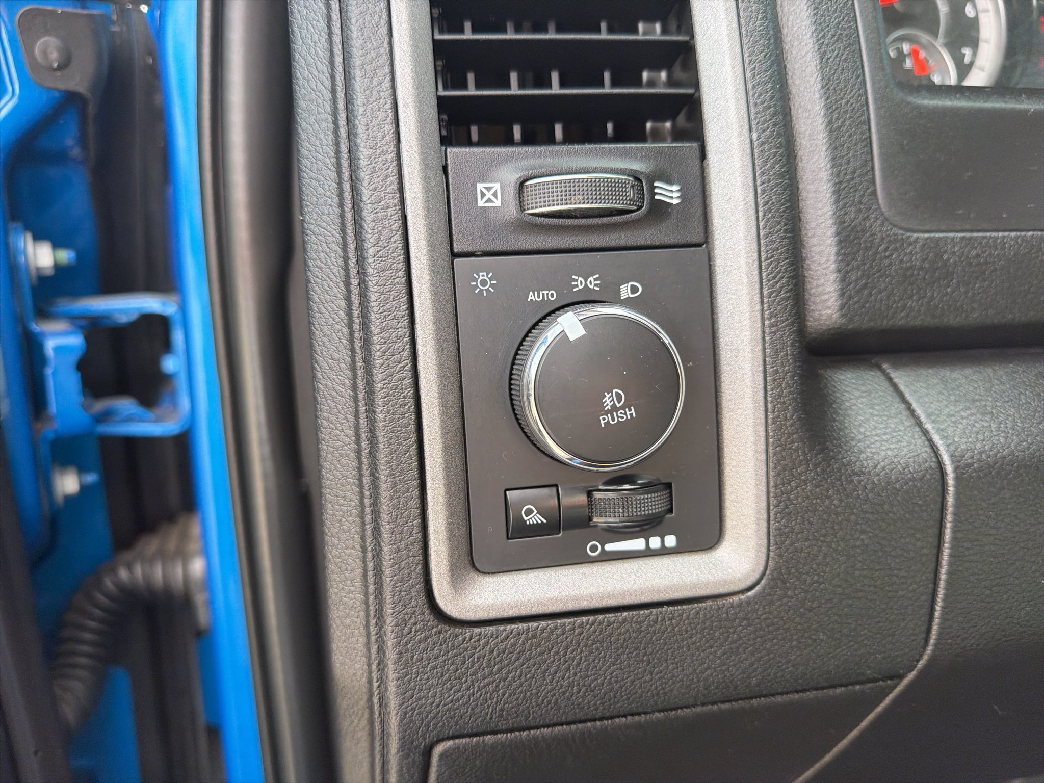 Used 2023 RAM 1500 Express w/ Wheel & Sound Group AWD/4WD image 24