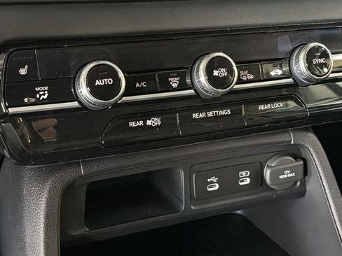 New 2026 Honda Pilot Touring image 14