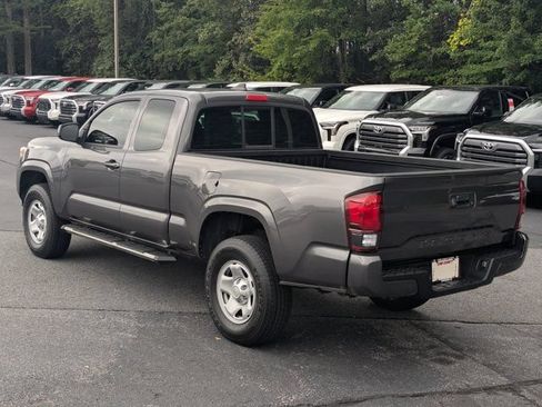 Used 2018 Toyota Tacoma SR w/ SR Convenience Package RWD image 5