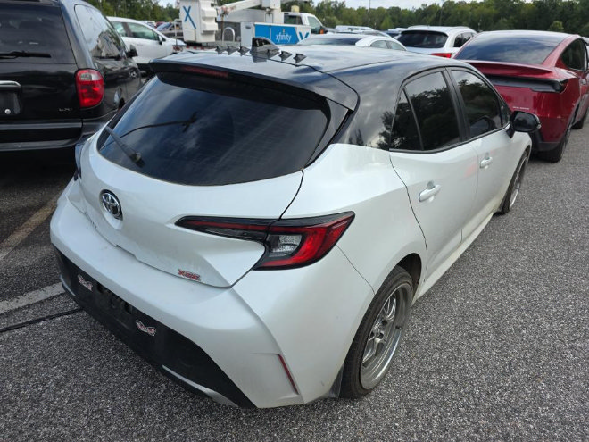 Used 2024 Toyota Corolla XSE FWD image 3