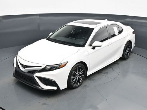Used 2023 Toyota Camry SE w/ Convenience Package FWD image 13