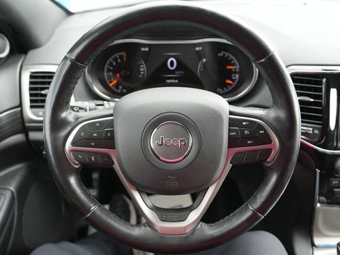 Used 2020 Jeep Grand Cherokee Laredo w/ Security & Convenience Group AWD/4WD image 27