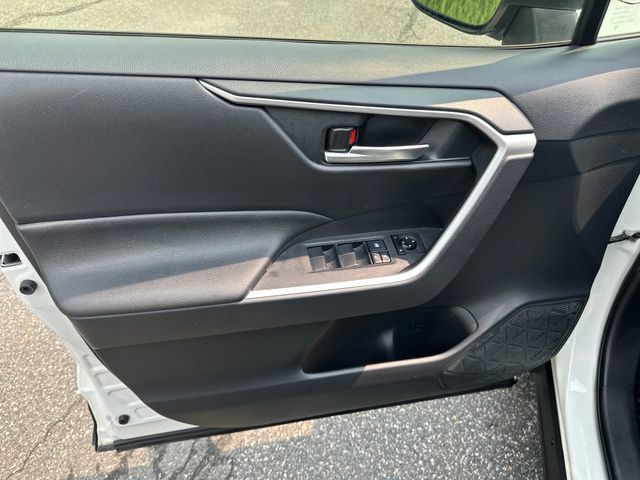 Used 2019 Toyota RAV4 XLE w/ Convenience Package AWD/4WD image 10