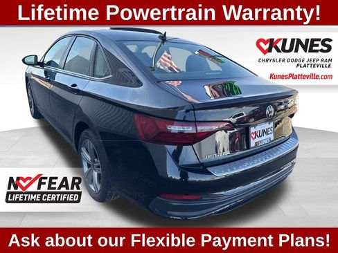 Used 2023 Volkswagen Jetta SE w/ Panoramic Sunroof Package FWD image 7