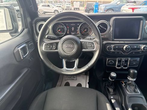 Used 2023 Jeep Gladiator Overland AWD/4WD image 23