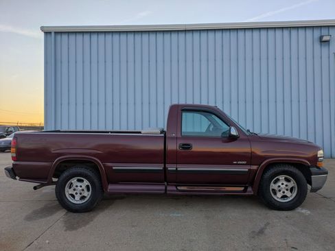 Used 2000 Chevrolet Silverado 1500 LS w/ Firm Ride Suspension Pkg image 4