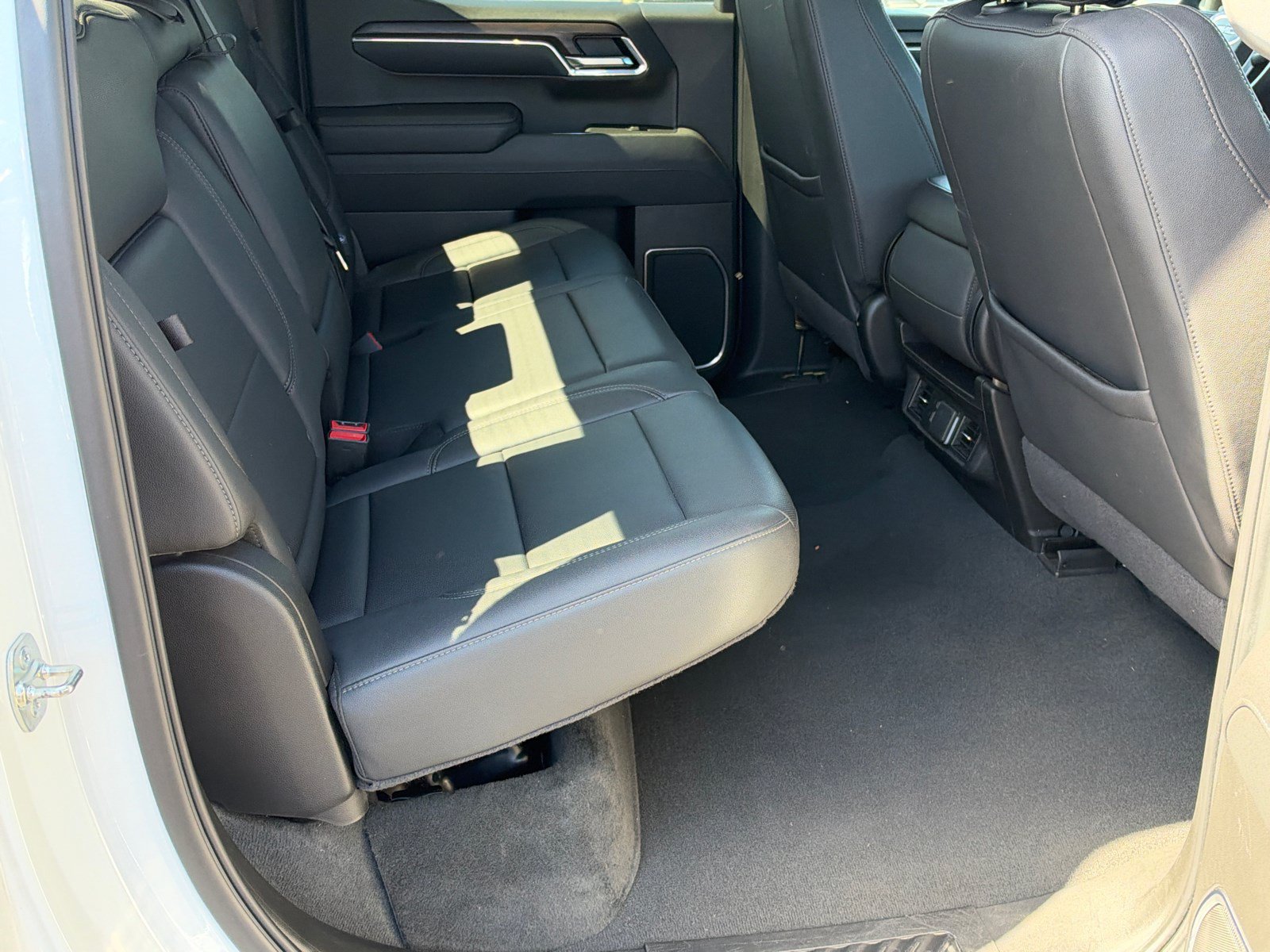 Used 2025 GMC Sierra 1500 SLT AWD/4WD image 15
