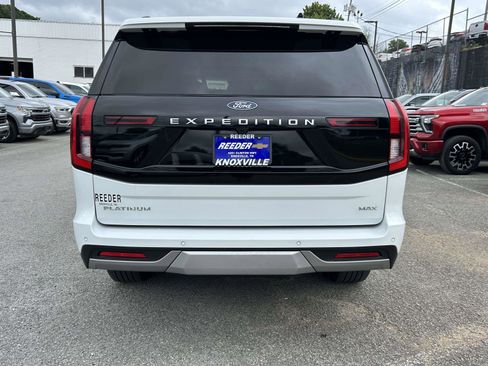 Used 2025 Ford Expedition Max Platinum AWD/4WD image 4