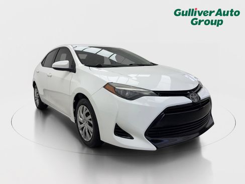 Used 2019 Toyota Corolla LE FWD image 13