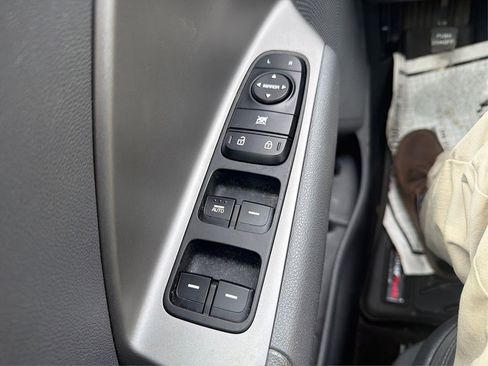 Used 2019 Kia Niro LX image 43