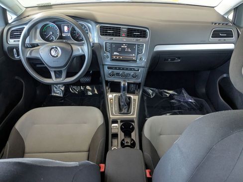Used 2016 Volkswagen e-Golf SE FWD image 22