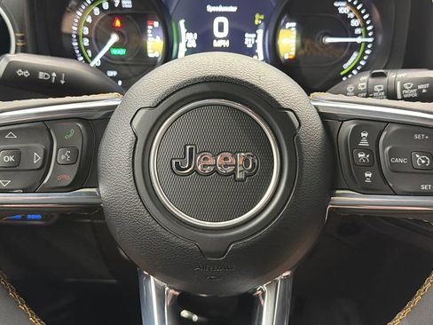Used 2024 Jeep Wrangler Unlimited Sahara w/ Safety Group AWD/4WD image 28