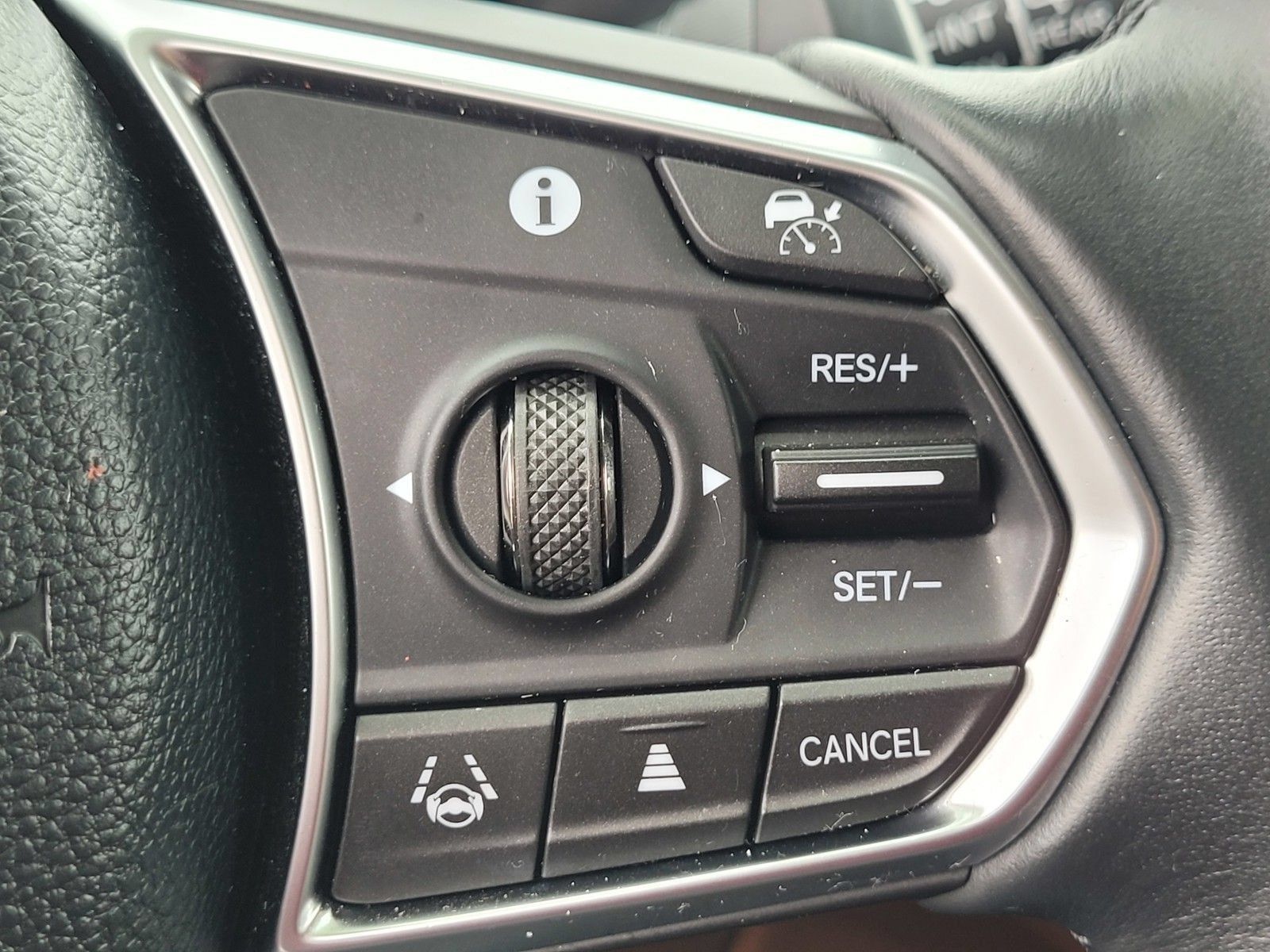 Used 2024 Acura MDX w/ Technology Package AWD/4WD image 27