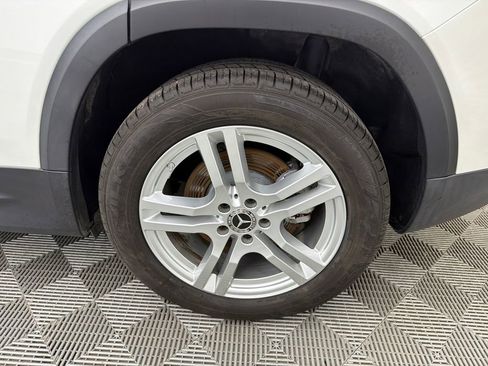 Used 2020 Mercedes-Benz GLB 250 w/ Premium Package image 22