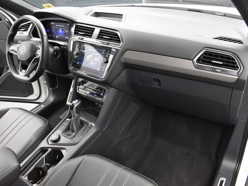 Used 2022 Volkswagen Tiguan SE R-Line AWD/4WD image 7
