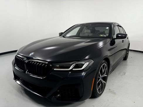Used 2021 BMW M550i xDrive w/ Executive Package AWD/4WD image 3