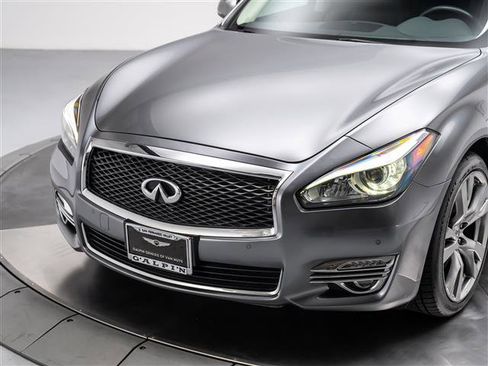 Used 2018 INFINITI Q70 L 3.7 image 9
