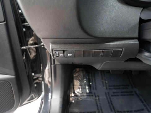 Used 2025 Toyota Corolla LE FWD image 11